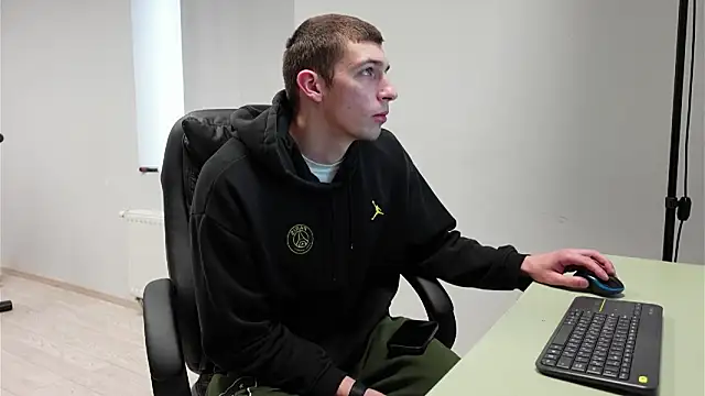 Ryan Dozer online show from 04/17/26, 05:43