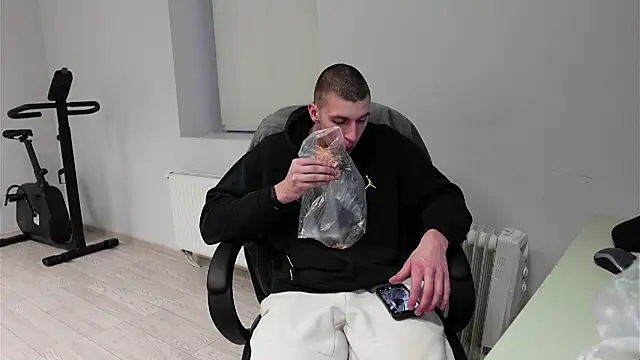 Ryan Dozer online show from 04/23/26, 06:09