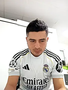 Andr3s69xxx online show from 02/15/26, 07:46