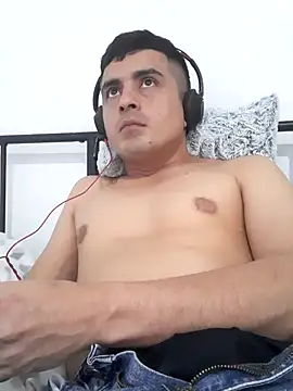 Andr3s69xxx online show from 04/29/26, 01:37