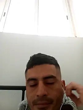 Andr3s69xxx online show from 02/08/26, 10:24