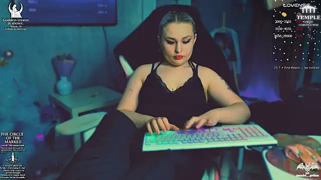 Wounded Goddess  online show from 12/17/25, 03:50