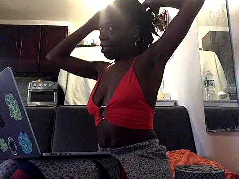littyleesh1 online show from 09/28/25, 11:50