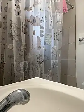 littyleesh1 online show from 04/12/26, 01:36