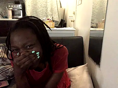 Snapshot of littyleesh1 chatting on 12/01/25, 04:46 littyleesh1 online show from 12/01/25, 04:46