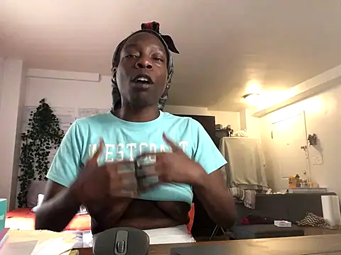 littyleesh1 online show from 09/24/25, 01:39