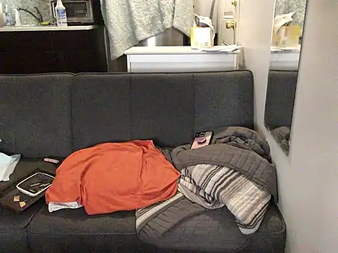 littyleesh1 online show from 02/13/26, 12:43