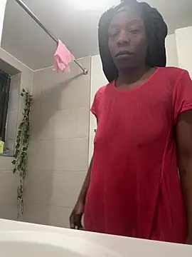 littyleesh1 online show from 04/05/26, 11:06