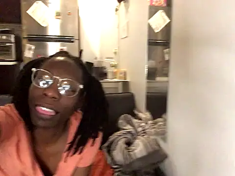 littyleesh1 online show from 01/08/26, 12:00