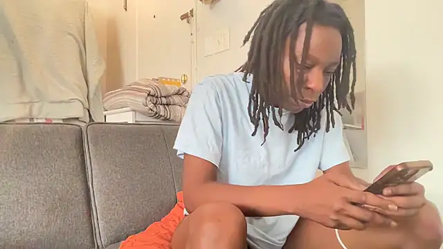 littyleesh1 online show from 09/13/25, 03:56
