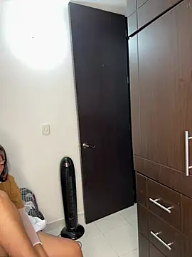 charlottekiss99 online show from 04/17/26, 10:12