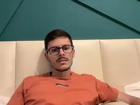 Snapshot of gabemodel chatting on 09/10/25, 11:37 gabemodel online show from 09/10/25, 11:37