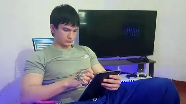 ErickWalton online show from 10/22/25, 05:07