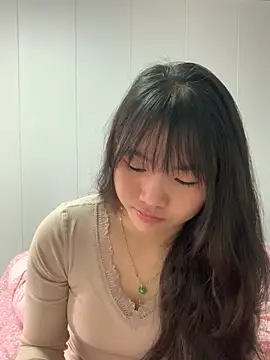 Emlyly-18 online show from 11/01/25, 02:51