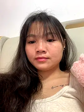 Emlyly-18 online show from 11/30/25, 02:34