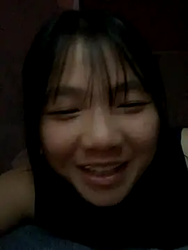 Snapshot of Emlyly-18 chatting on 10/06/25, 10:54 Emlyly-18 online show from 10/06/25, 10:54