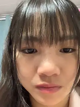 Emlyly-18 online show from 11/06/25, 03:43