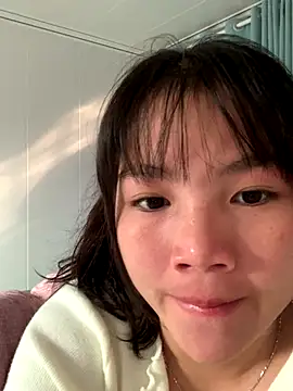 Emlyly-18 online show from 11/14/25, 01:31