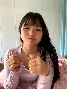 Emlyly-18 online show from 10/22/25, 02:33