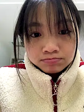 Emlyly-18 online show from 12/04/25, 11:09