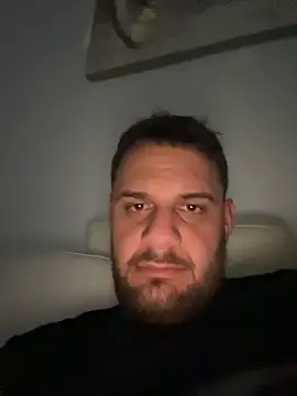 Snapshot of Fabiowe@xh chatting on 10/27/25, 01:17 Fabiowexh online show from 10/27/25, 01:17