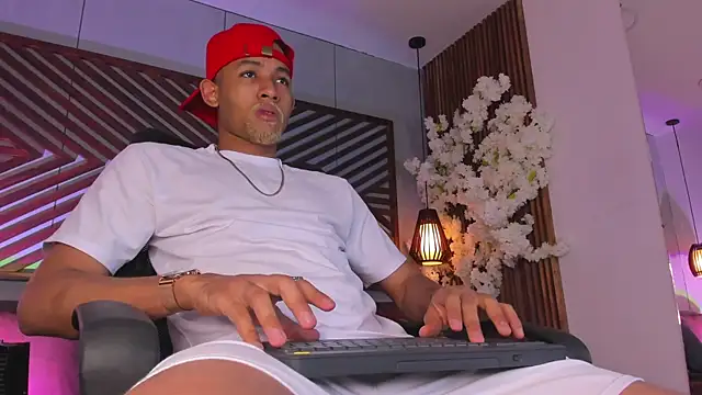 B Wild online show from 11/23/25, 03:49