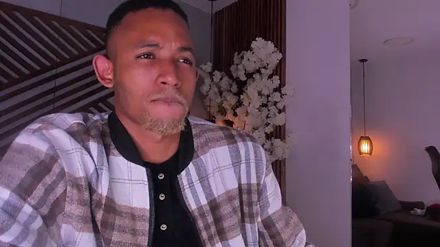 Snapshot of B_Wild chatting on 01/14/26, 03:43 B Wild online show from 01/14/26, 03:43