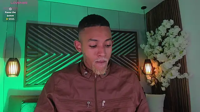 B Wild online show from 11/02/25, 03:22