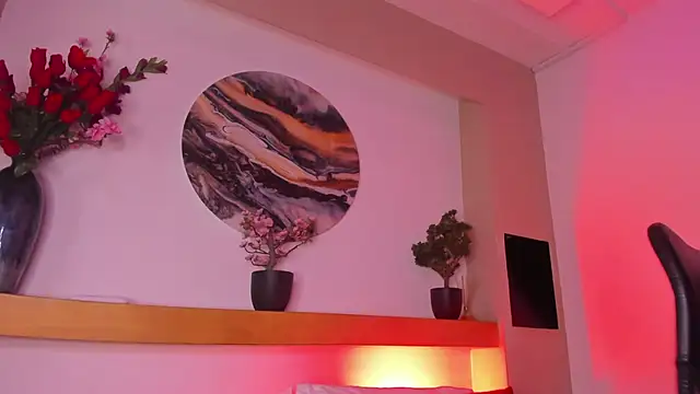 Snapshot of B_Wild chatting on 02/25/26, 04:23 B Wild online show from 02/25/26, 04:23