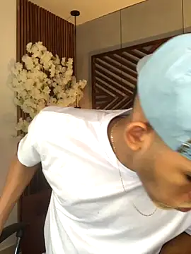 B Wild online show from 10/06/25, 01:07