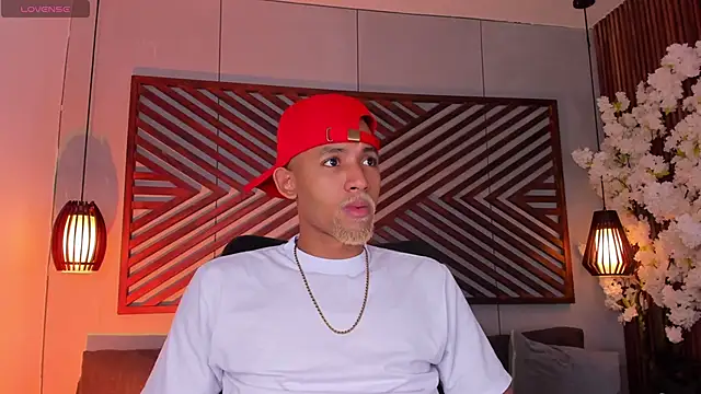 B Wild online show from 11/05/25, 03:42