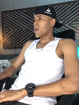 B Wild online show from 10/21/25, 04:12