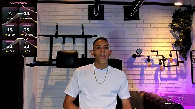 B Wild online show from 09/24/25, 03:46