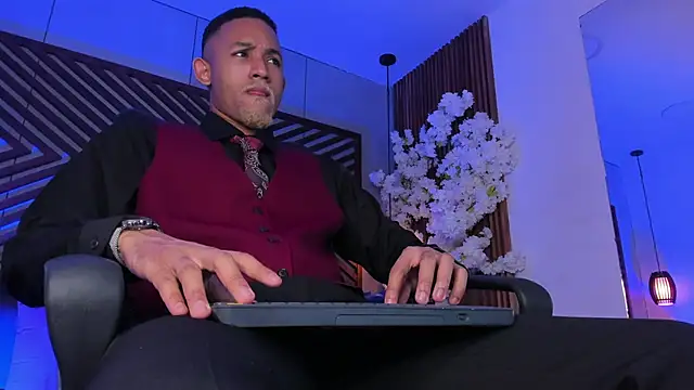 B Wild online show from 12/17/25, 03:55