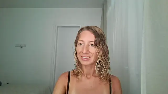Snapshot of Paevoa chatting on 09/09/25, 08:57 Paevoa online show from 09/09/25, 08:57