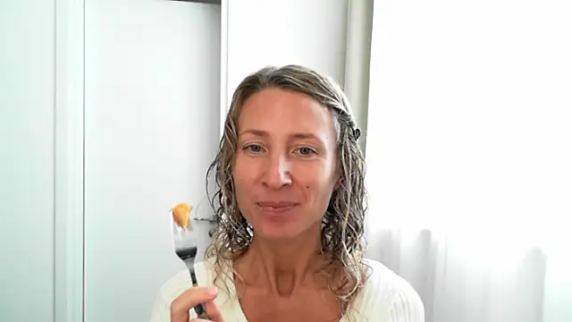 Paevoa online show from 11/18/25, 09:56