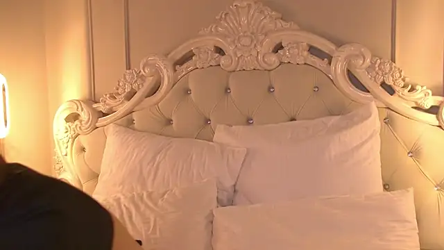 AnnaVelisse online show from 09/19/25, 08:07