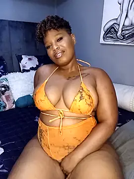 Snapshot of ThickAmy chatting on 11/07/25, 01:48 ThickAmy online show from 11/07/25, 01:48