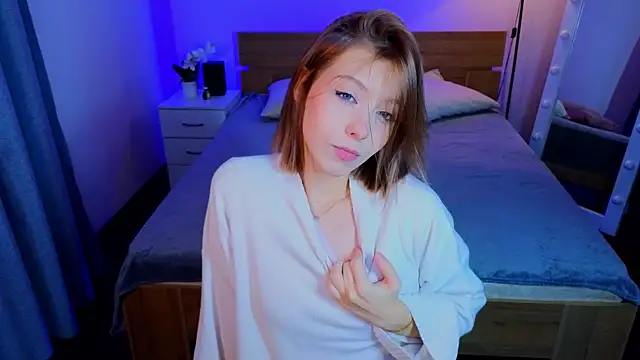 LumMina online show from 12/04/25, 10:03