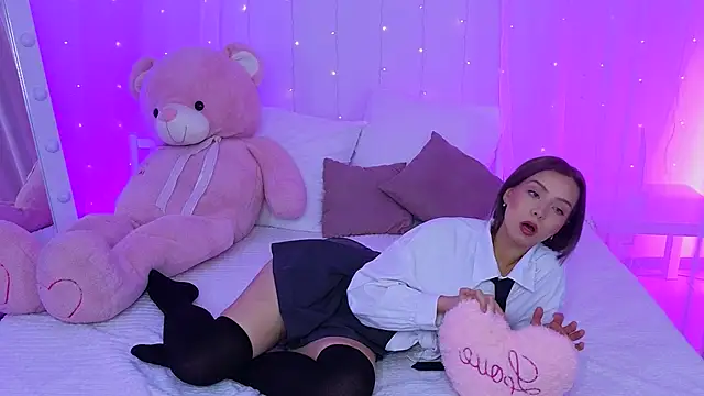 LumMina online show from 09/14/25, 10:04