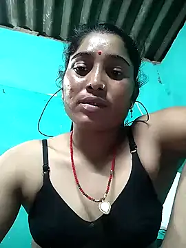 Snapshot of Hot_cupal chatting on 10/04/25, 08:32 Hot cupal online show from 10/04/25, 08:32