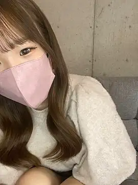 Snapshot of maika_3 chatting on 10/10/25, 04:13 maika 3 online show from 10/10/25, 04:13