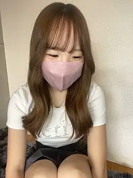 Snapshot of maika_3 chatting on 09/27/25, 05:57 maika 3 online show from 09/27/25, 05:57