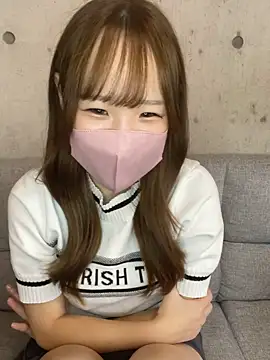 Snapshot of maika_3 chatting on 10/11/25, 12:44 maika 3 online show from 10/11/25, 12:44