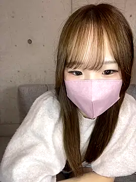 Snapshot of maika_3 chatting on 10/18/25, 12:45 maika 3 online show from 10/18/25, 12:45