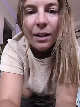 Snapshot of story_of_sarah chatting on 07/17/26, 08:22 story of sarah online show from 07/17/26, 08:22
