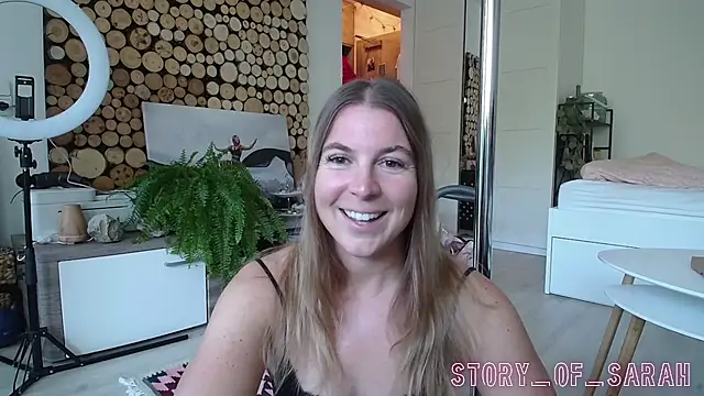 Snapshot of story_of_sarah chatting on 09/20/25, 10:53 story of sarah online show from 09/20/25, 10:53