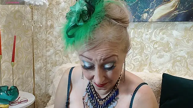 Snapshot of _Sara__Smith_ chatting on 10/29/25, 07:07 Sara Smith online show from 10/29/25, 07:07