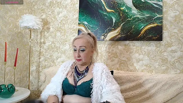 Snapshot of _Sara__Smith_ chatting on 10/16/25, 08:00 Sara Smith online show from 10/16/25, 08:00