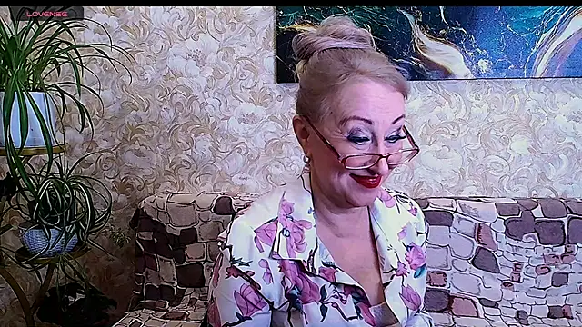  Sara  Smith  online show from 03/03/26, 10:44